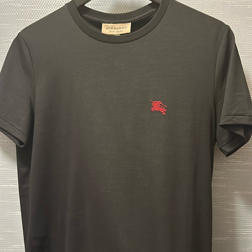 BURBERRY SHIRT. Black classic Tshirt